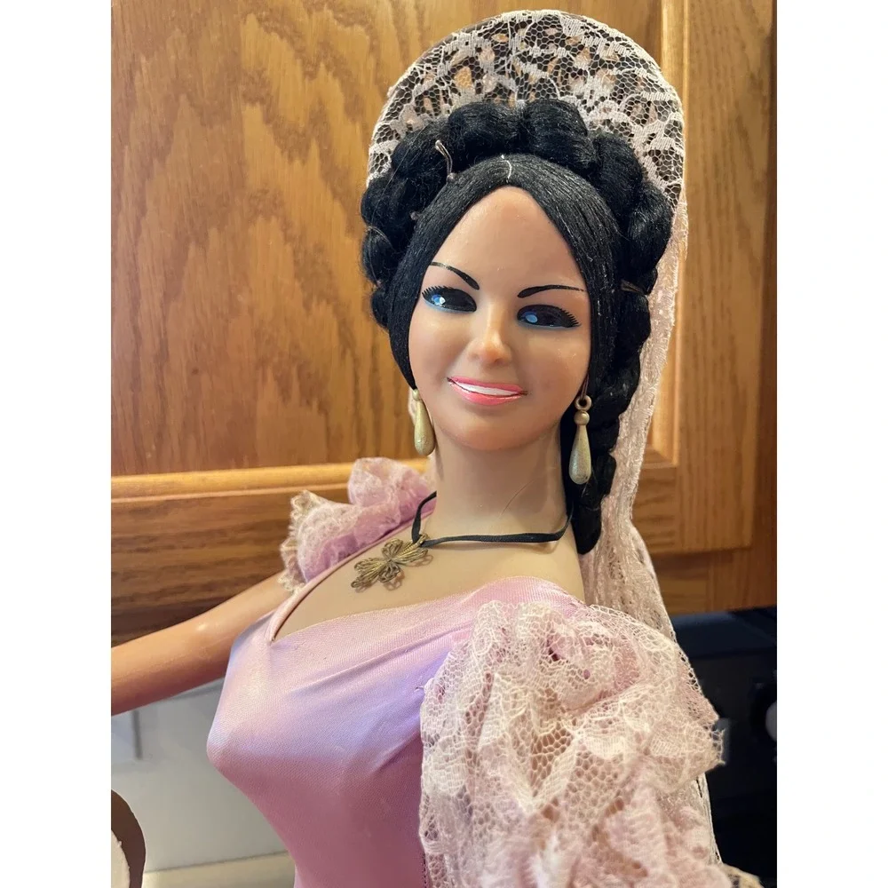 Vintage Marin Chiclana Spanish Flamenco Doll Purple Lace Dress Mantilla Guitar